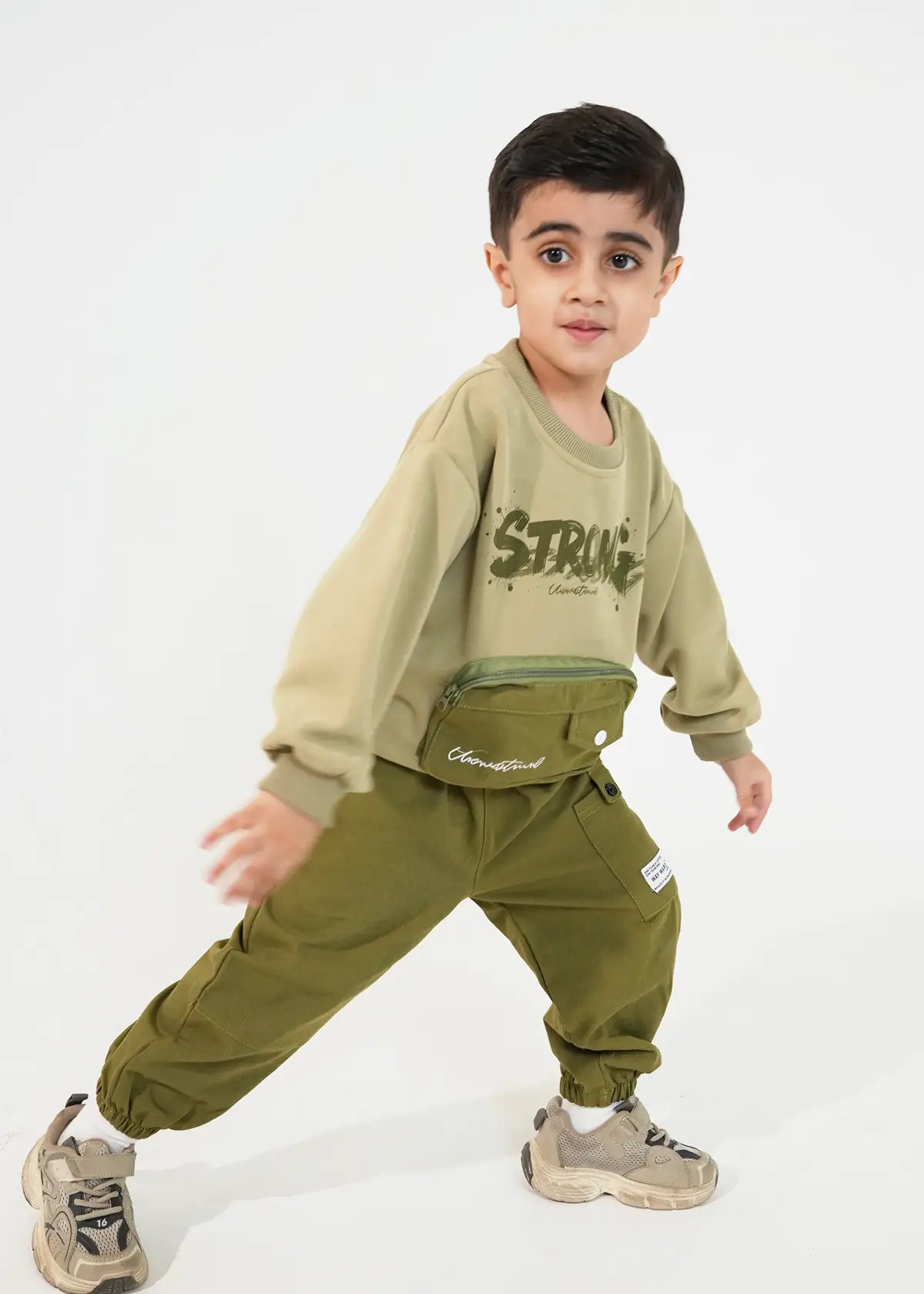 strong vibes cargo set olive 1
